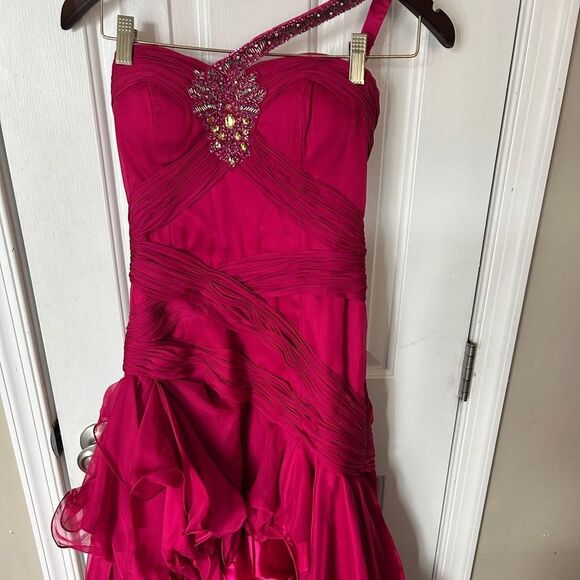 David’s bridal size 1/2 fusia dress - Picture 2 of 6